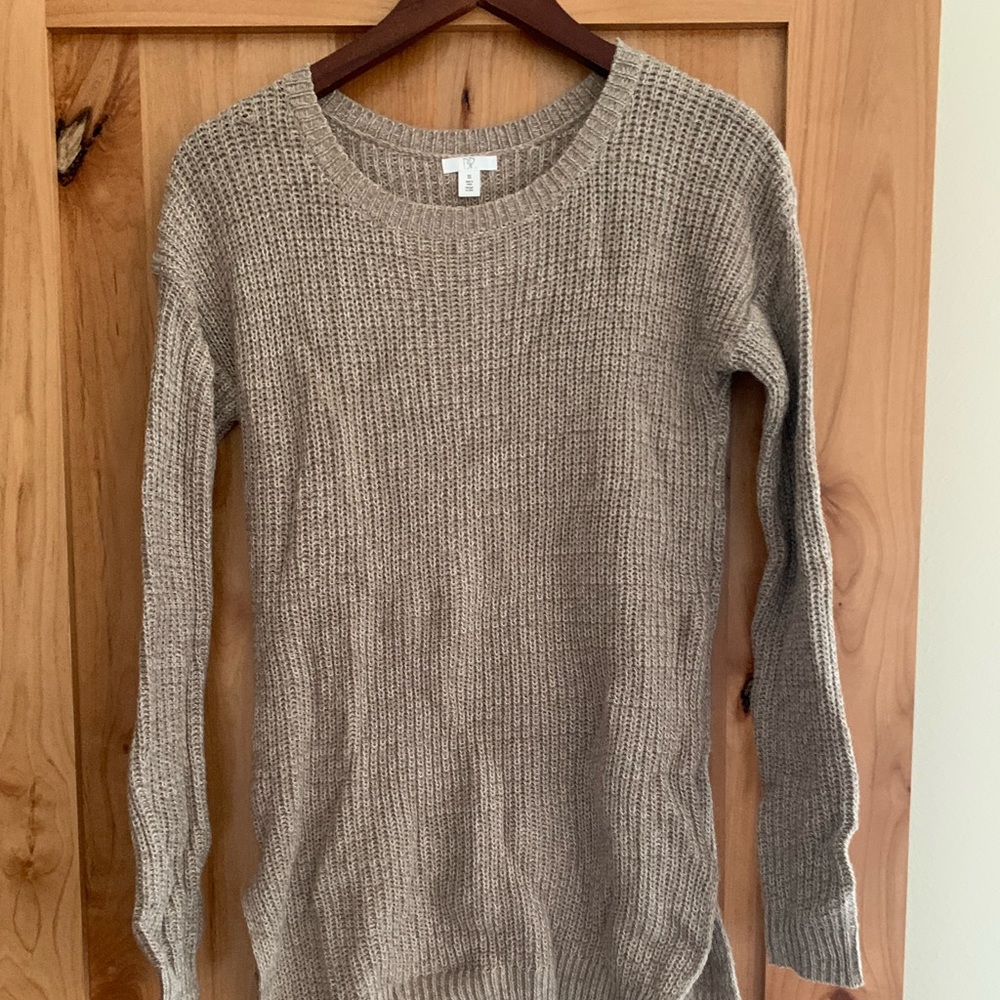 Long sweater- looks cute with leggings- no longer wear- good condition